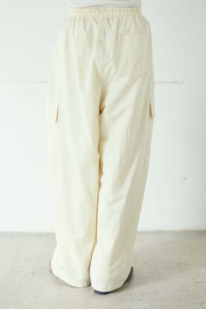 [SET]スポンディッシュBIGボタンクルーネックカーディガン+撥水ジョガーパンツ+ブロード切り替えぺプラムタンク(3set)