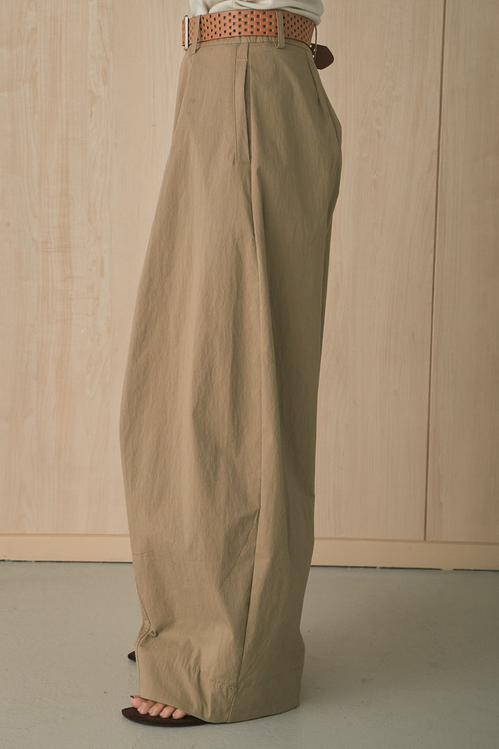 ホールベルト付きカーブワイドパンツ