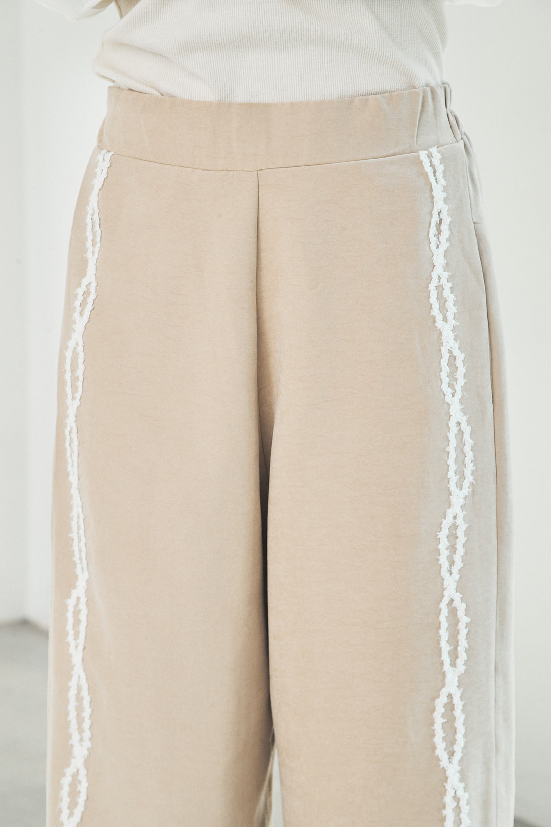 【即納】刺繡テープラインパンツ