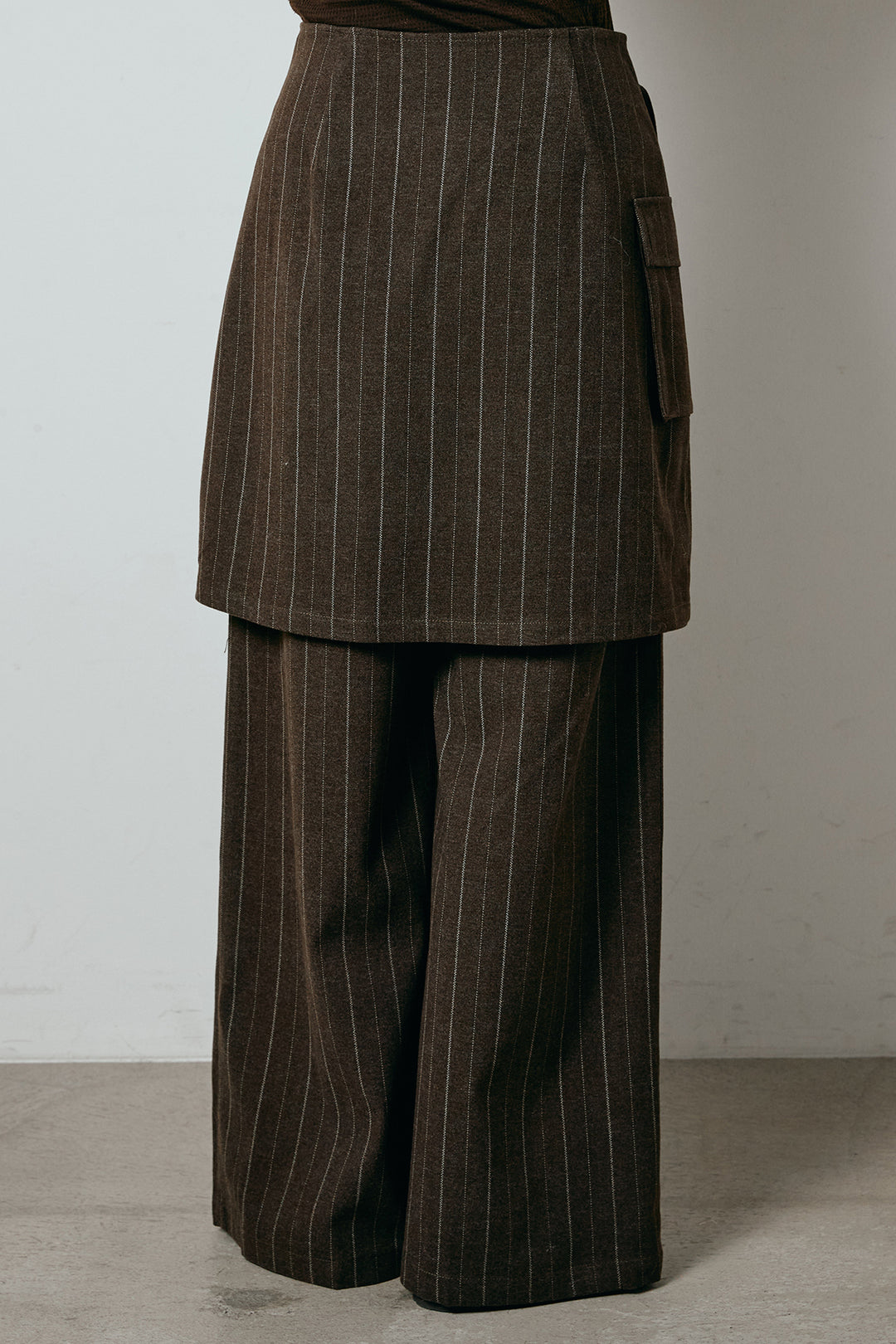 [SET]襟付きレイヤードニットトップス+細ストライプレイヤードデザインパンツ(2set)