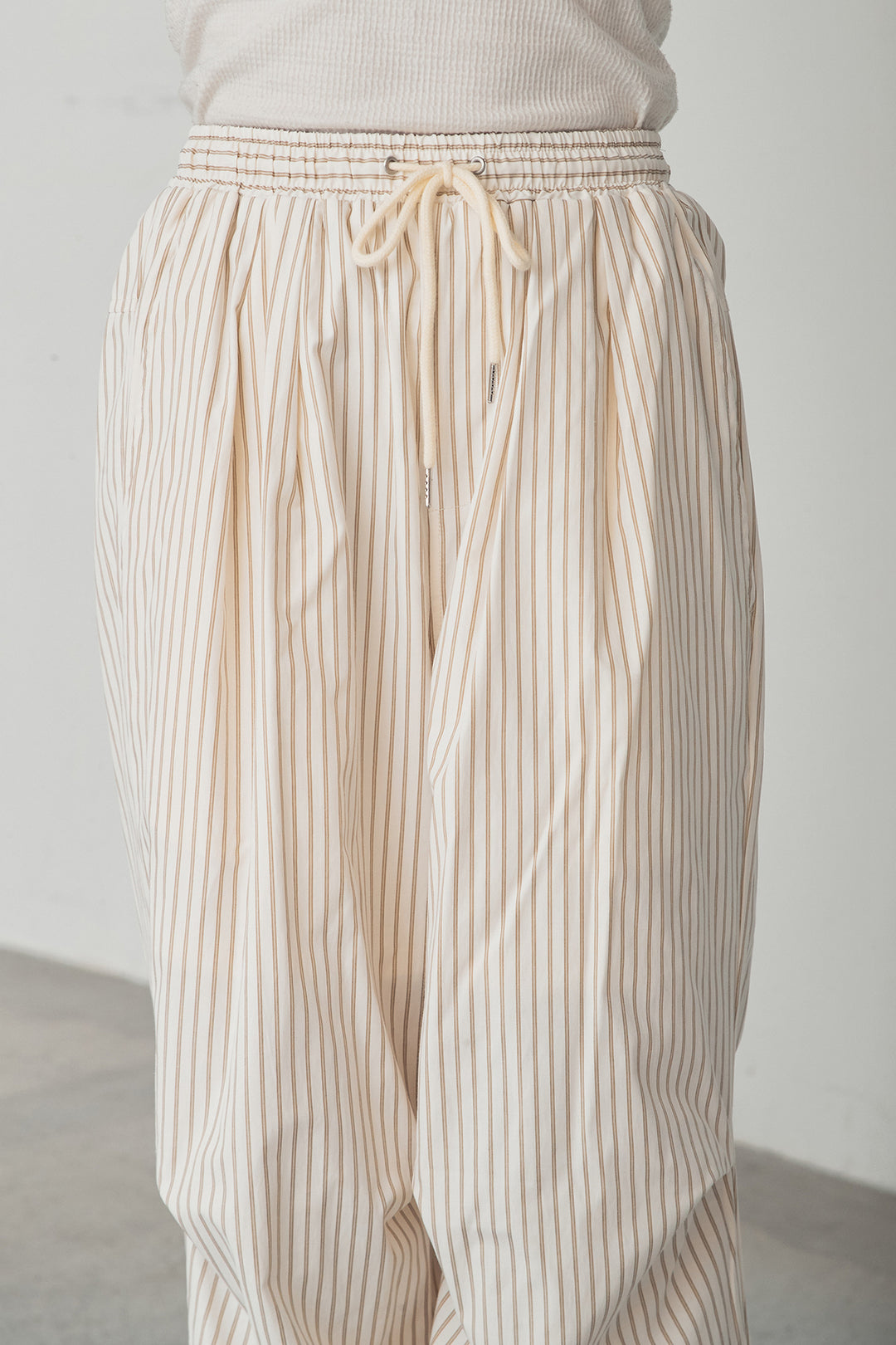 [SET]長袖アソートフォトTシャツ+ストライプウエスト巻きジョガーパンツ(2set)