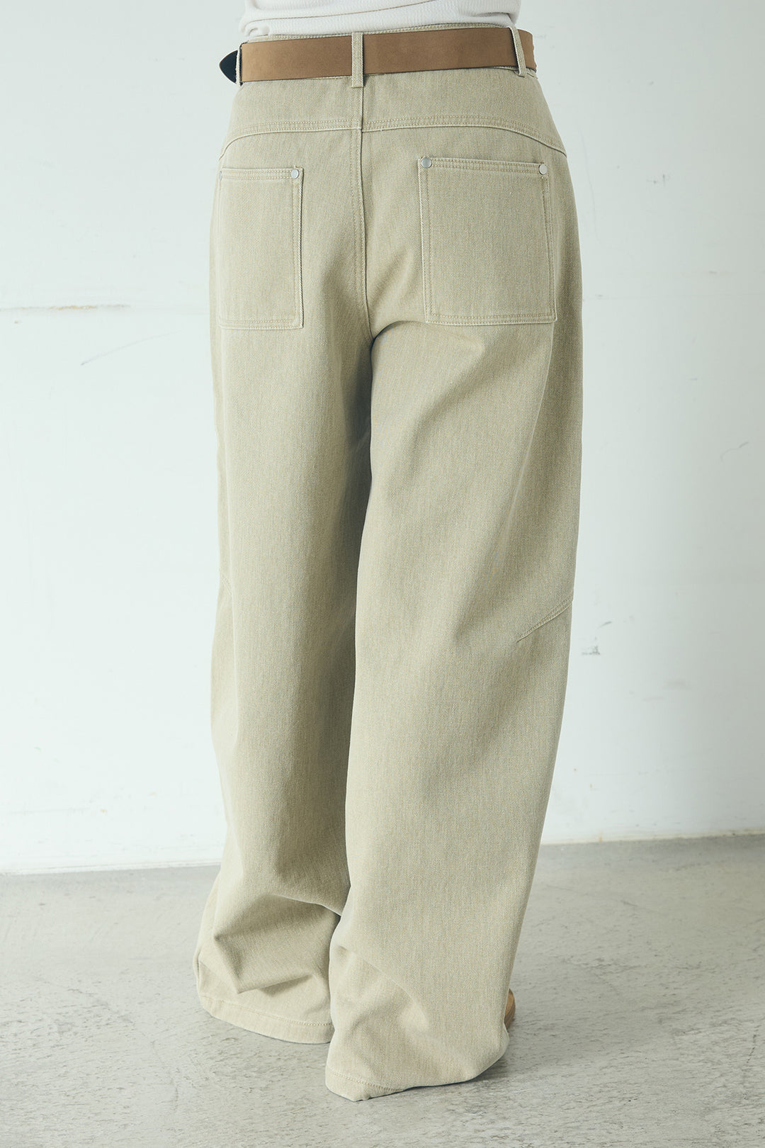 ベルト付きカラーデニムカーブワイドパンツ