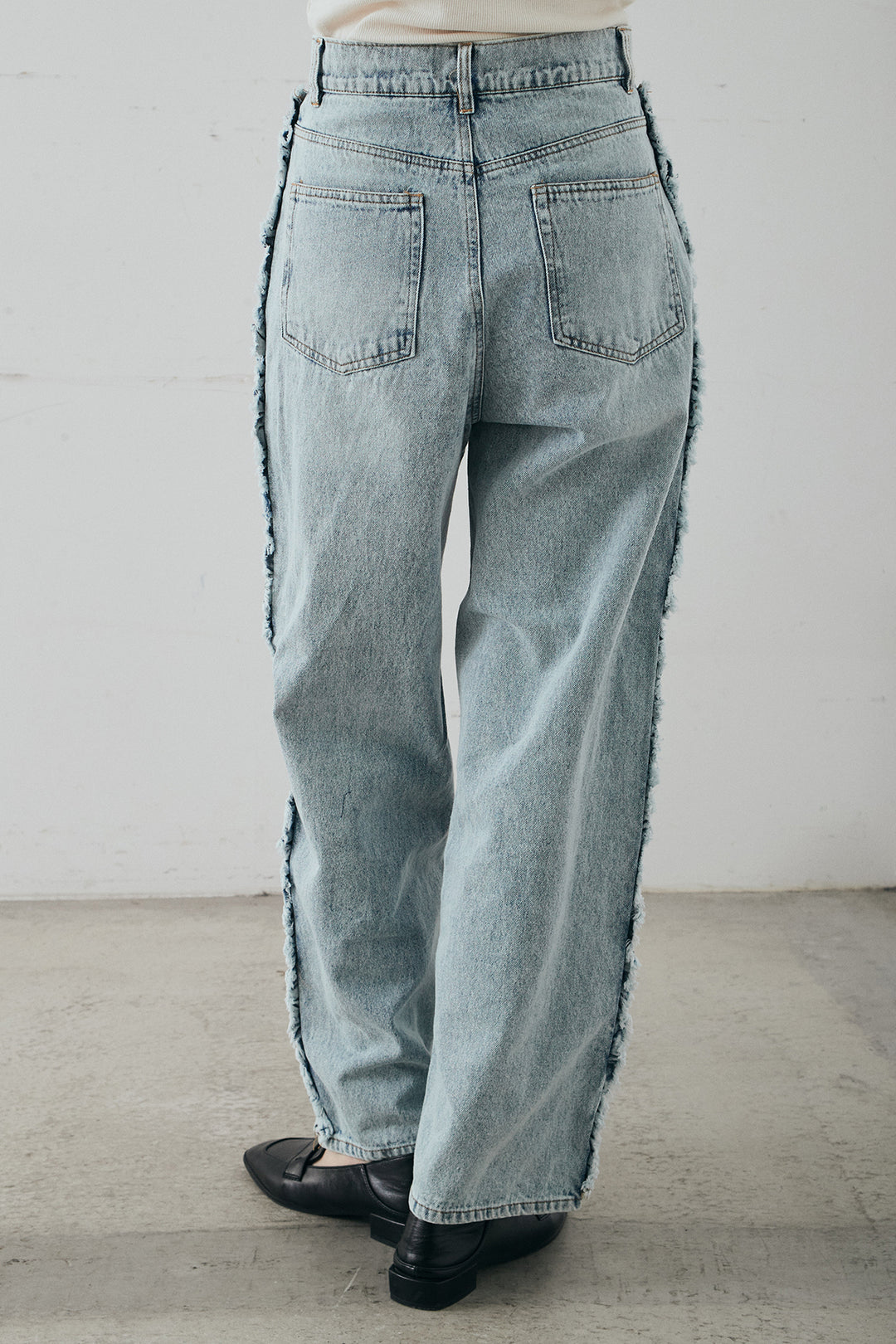 [SET]袖シャーリング裾フリルデニムブルゾン+デニムサイドフリルパンツ(2set)