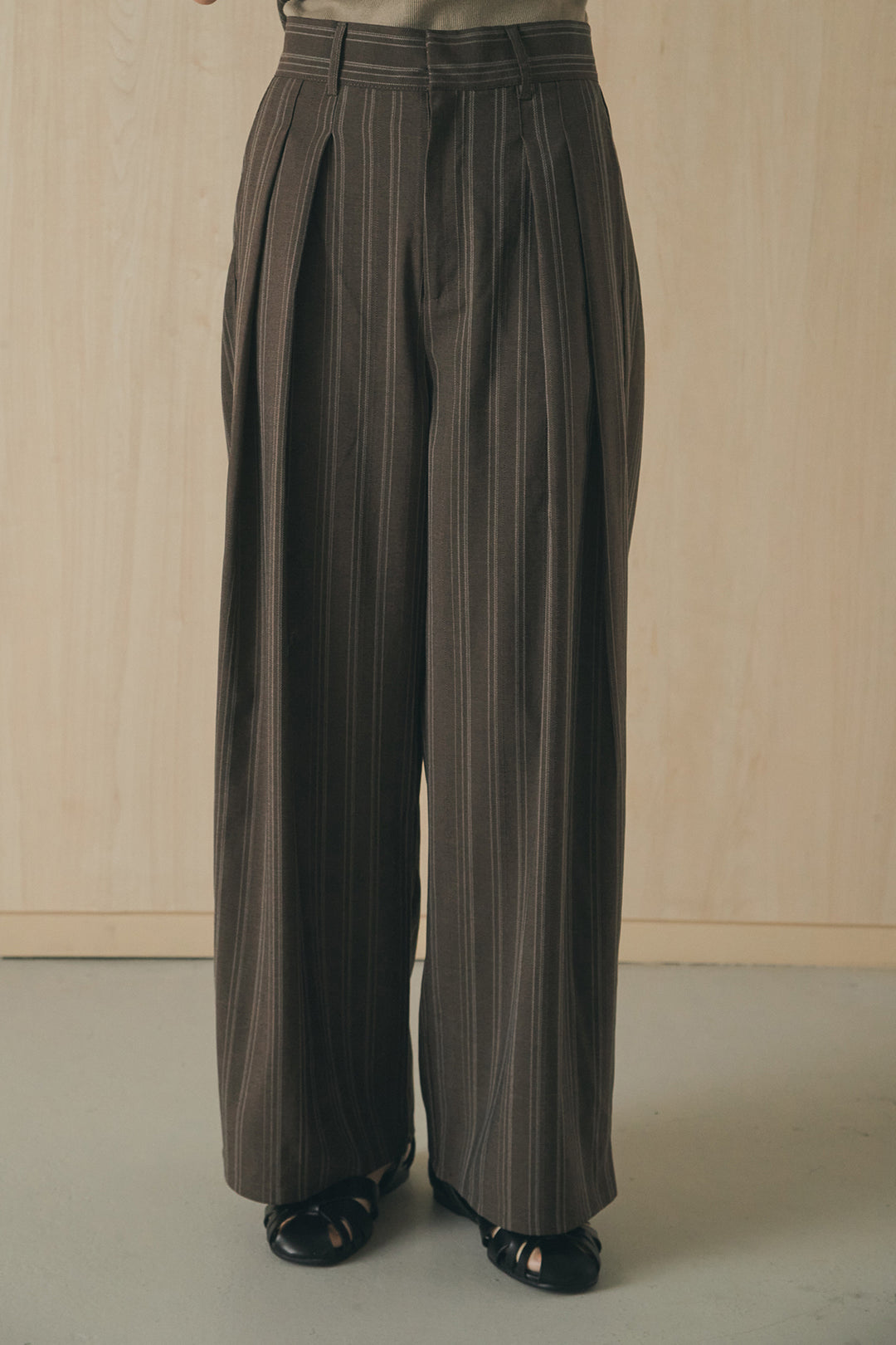 [SET]リネンライクテーラードハーフスリーブジャケット+リネンストライプタックワイドパンツ+リネンストライプレイヤードキャミ(3set)