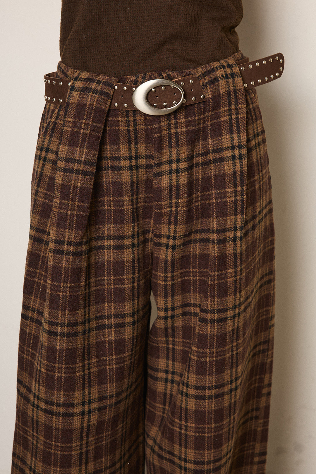 スタッズデザインベルトタータンチェックパンツ