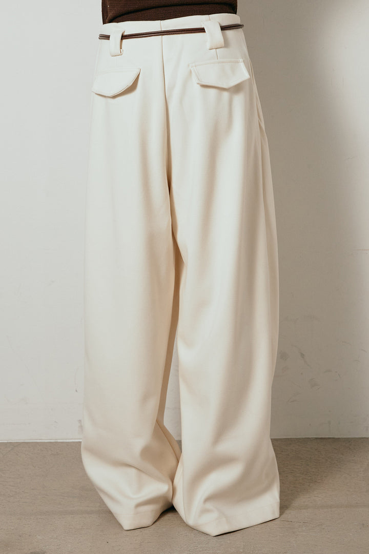 [SET]深Vネックチョウチョヤーンニットトップス+細フェイクレザーベルト付きワイドタックパンツ(2set)