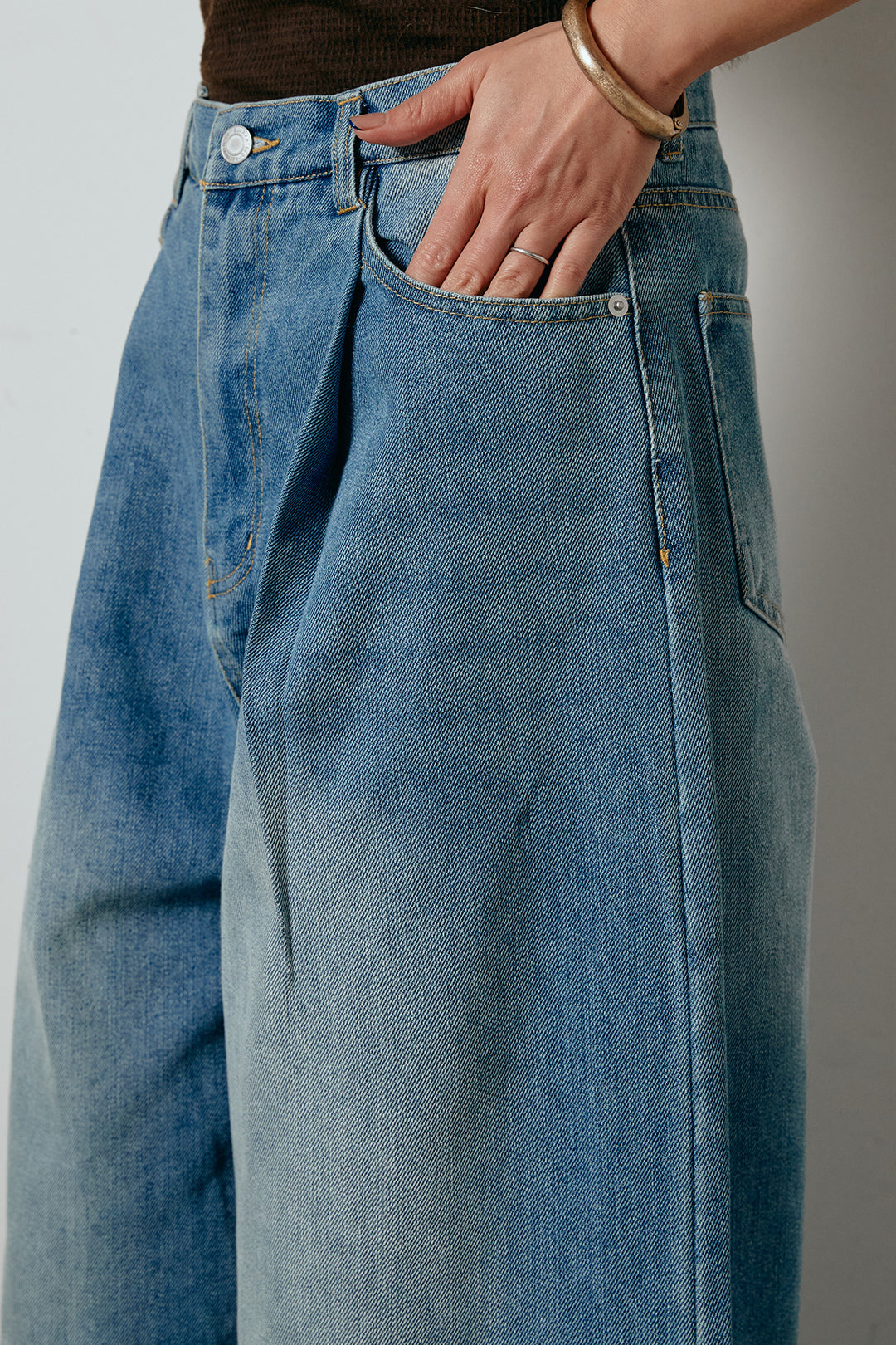 加工デニムタックコクーンワイドパンツ