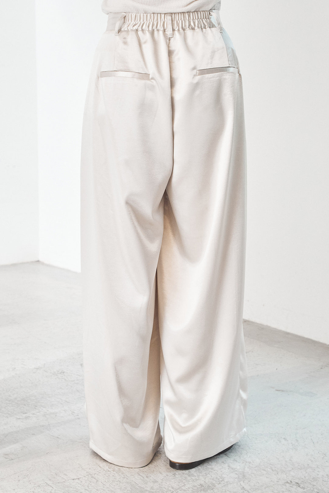 [SET]ケーブルVニットセーター+サテンタックワイドパンツ(2set)