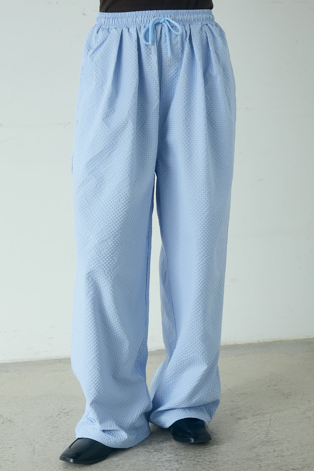 [SET]メッシュ編みビスチェセットVネックプルオーバー+カラーデニムタックカーブパンツ(2set)