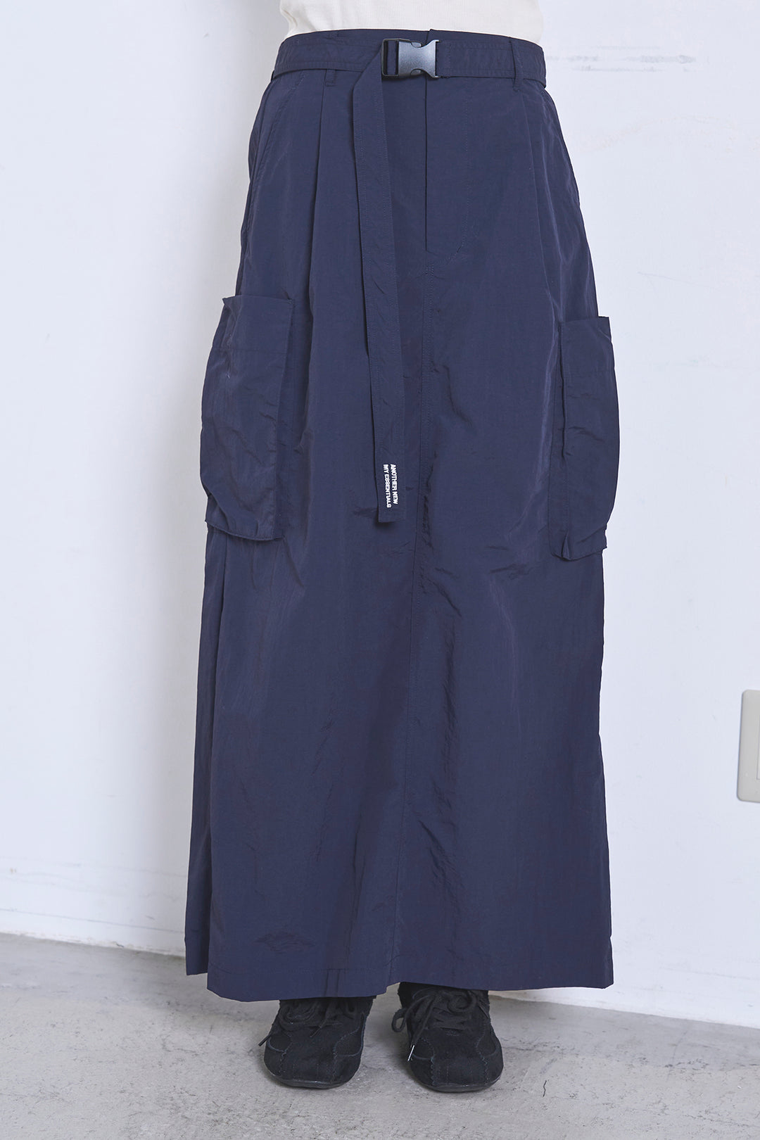 [SET]リサイクルポリニュアンス釦カーデ+撥水加工ナイロンスカート(2set)