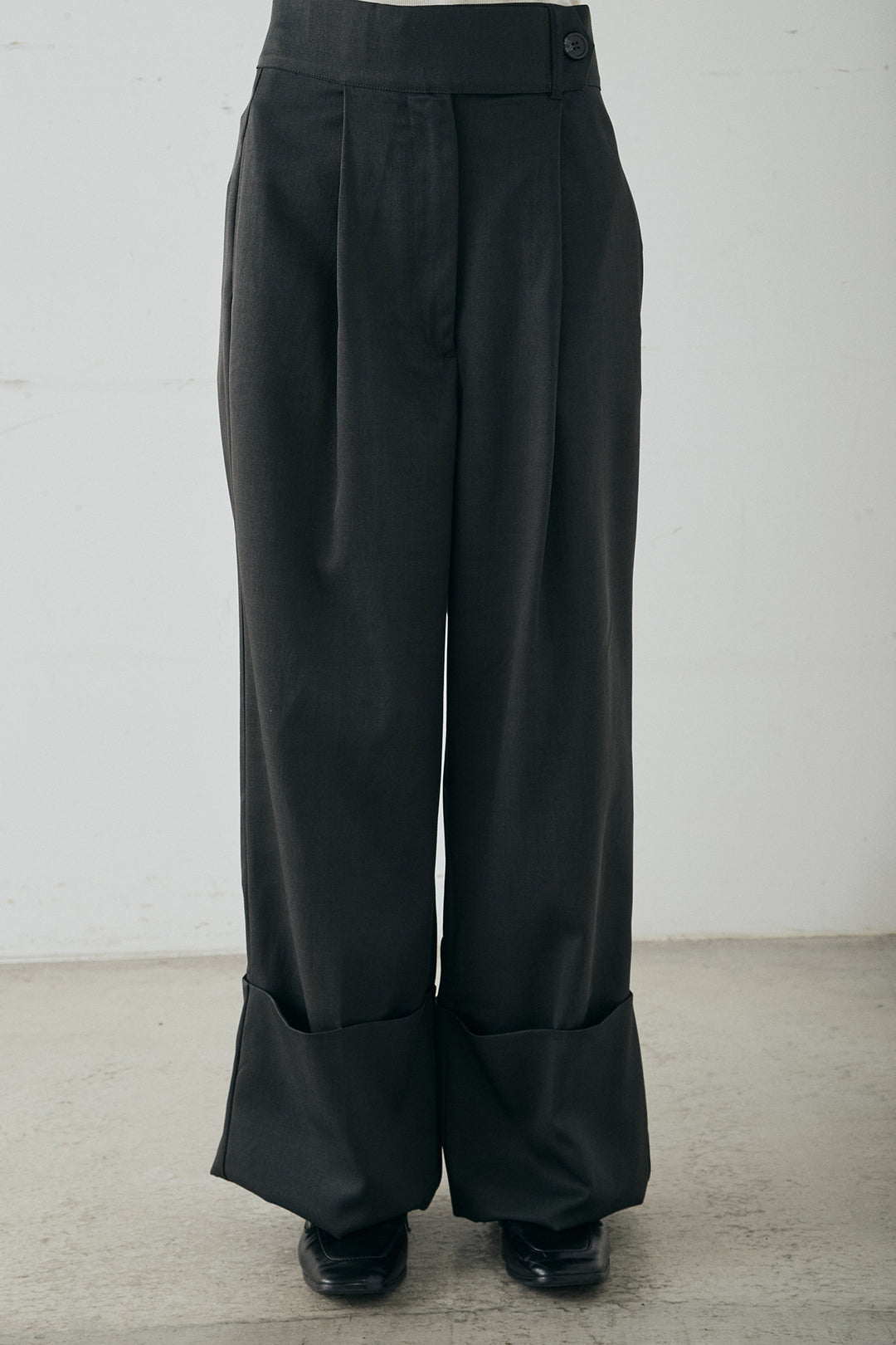 [SET]裾センタードロストロゴプリントワイドTシャツ+センタープレスセミワイドパンツ(2set)