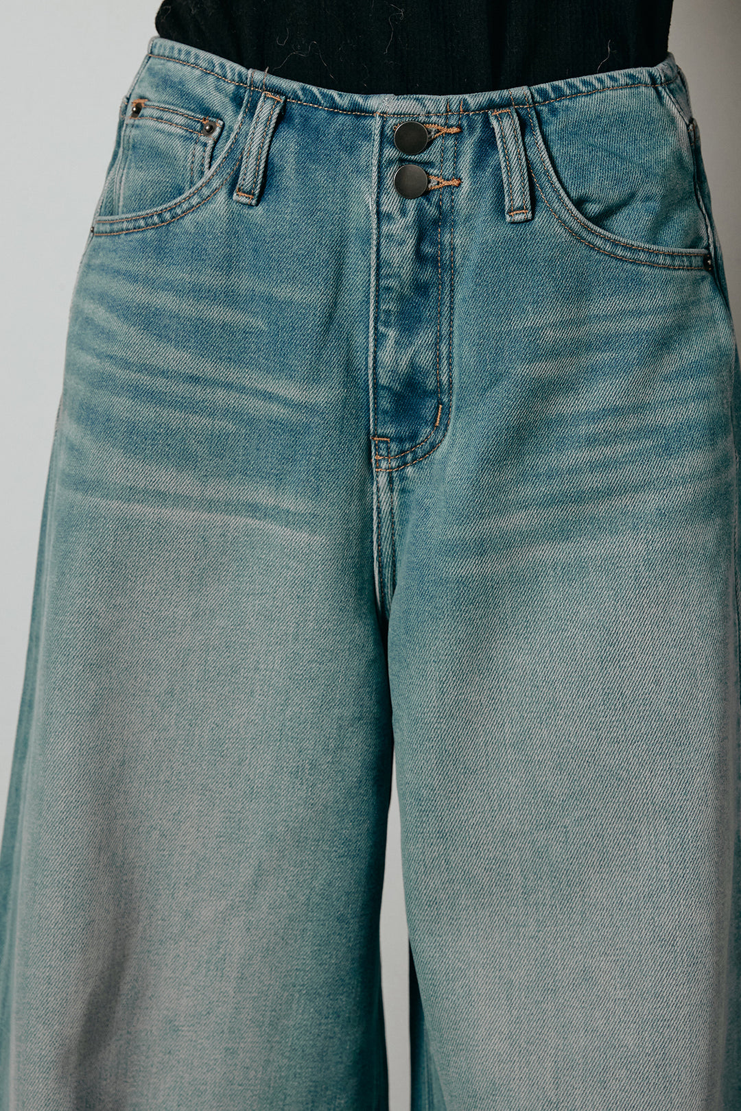 [SET]ハーフジップニットデニムドッキングトップス+ウエストダブルボタンワイドデニムパンツ(2set)