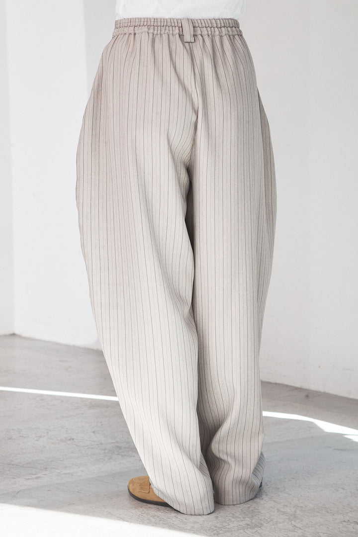 [SET]ビッグロゴHRU袖ボリュームトップス+リブシアークルーネック長袖トップス+ヘリンボーンストライプツータックパンツ(3set)