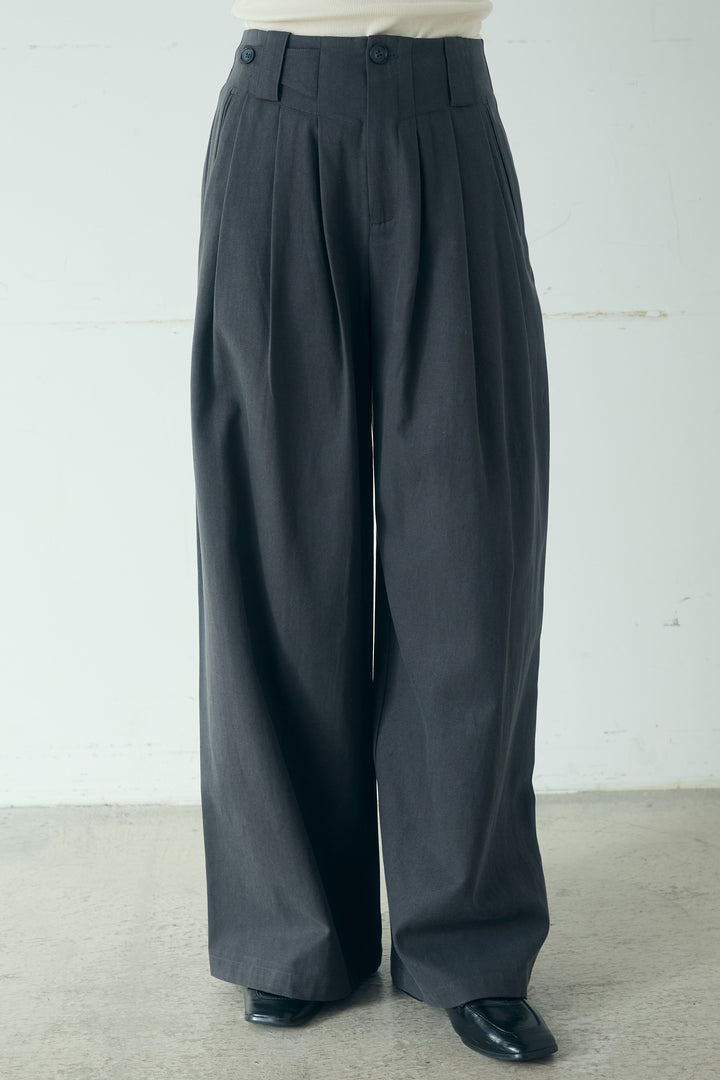 サイド調整ベルトタックパンツ