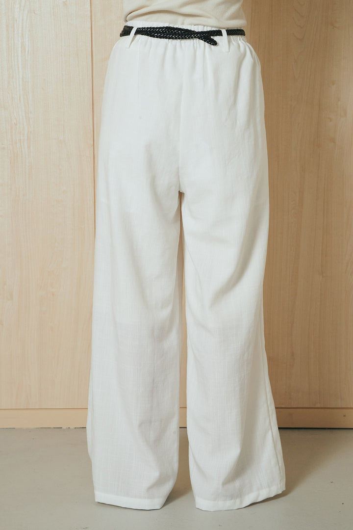 細ベルト付きタックワイドパンツ