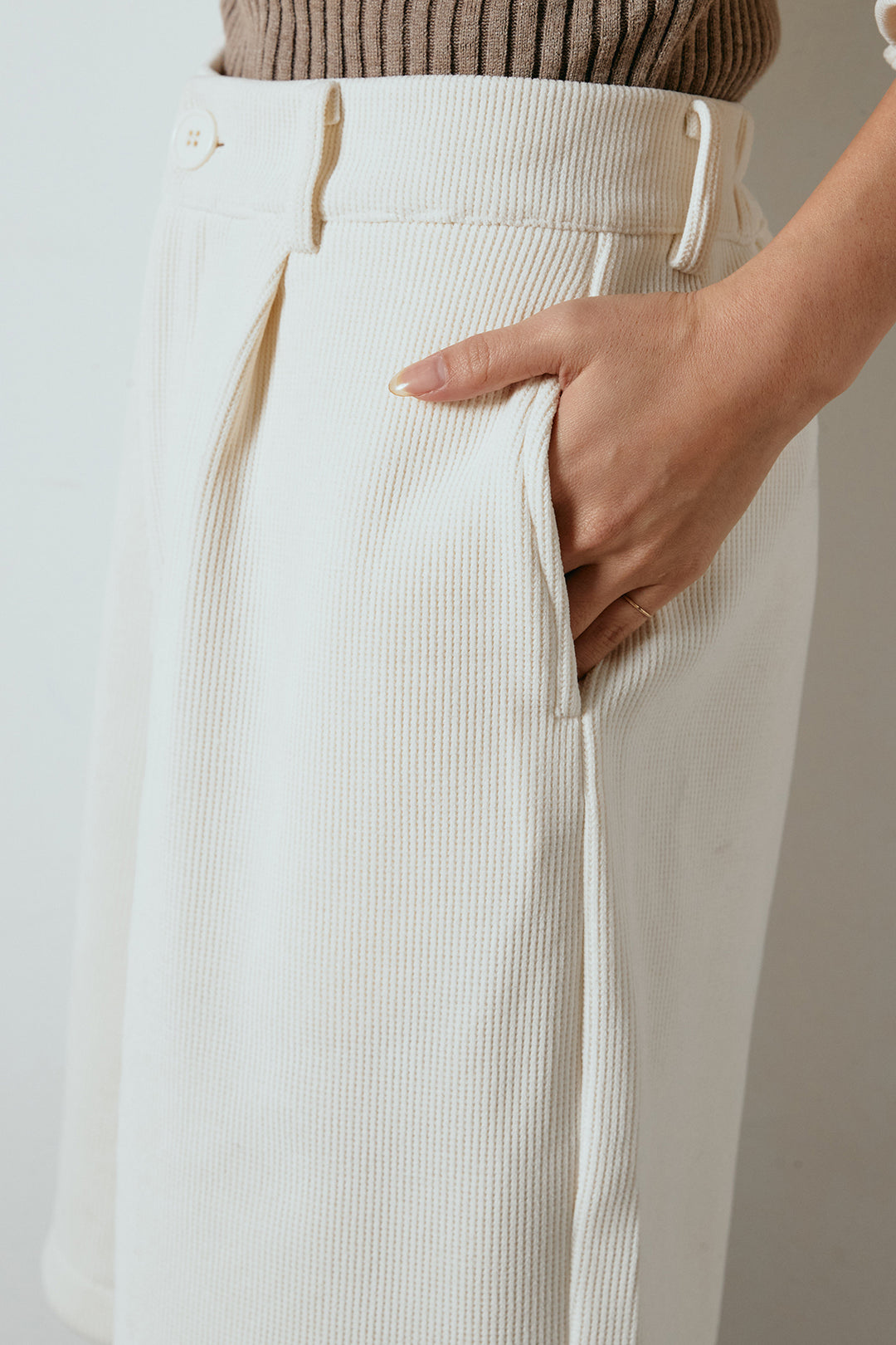 [SET]襟付きコーデュロイポケットシャツ+リブニットシームレスタートルプルオーバー+リラックスコーデュロイハーフパンツ(3set)