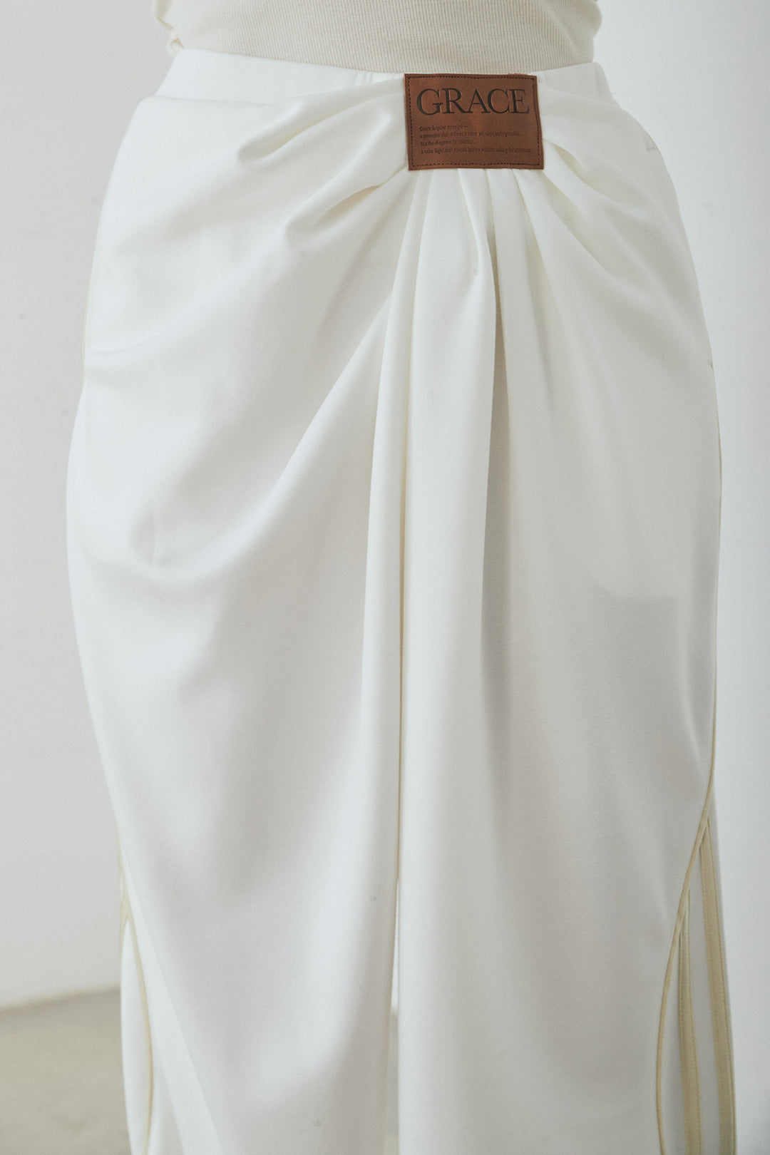 ライトダンボールウェーブラインドレープパンツ