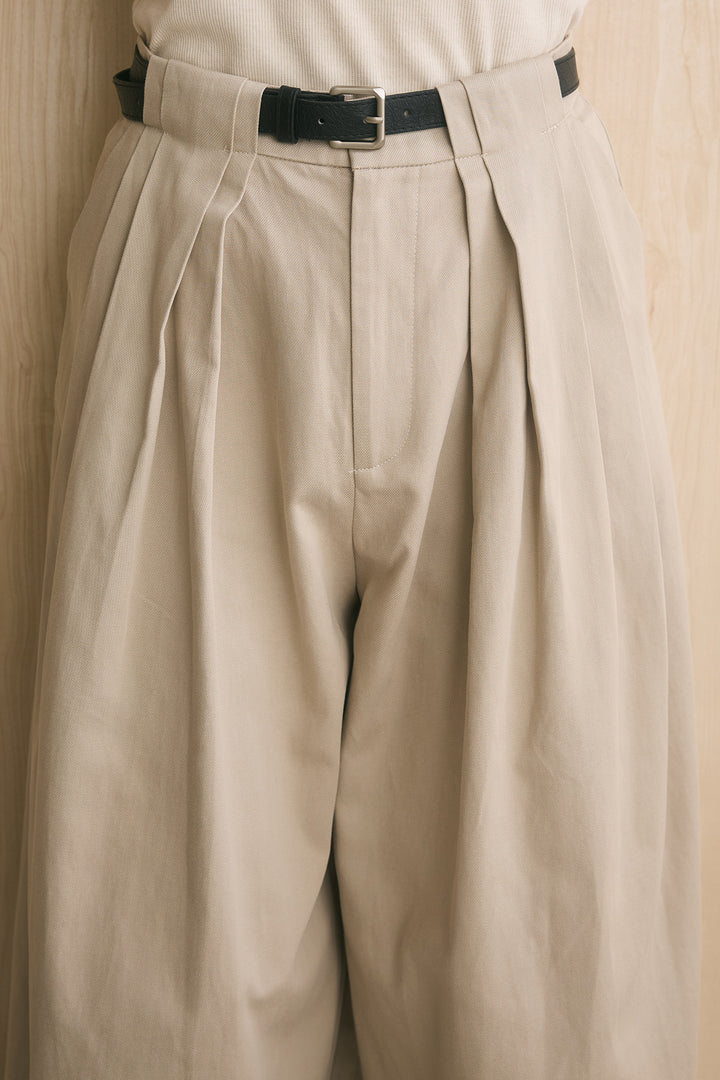 ベルトループタック入りワイドパンツ