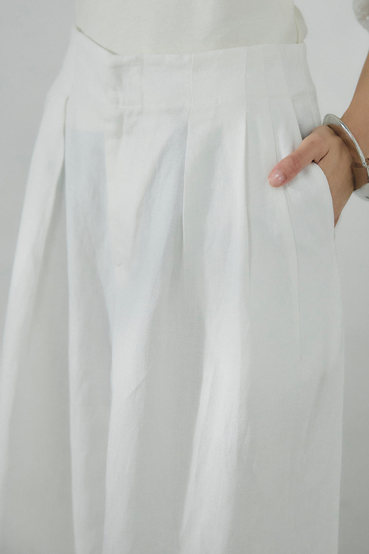 リネン混タックストレートワイドパンツ