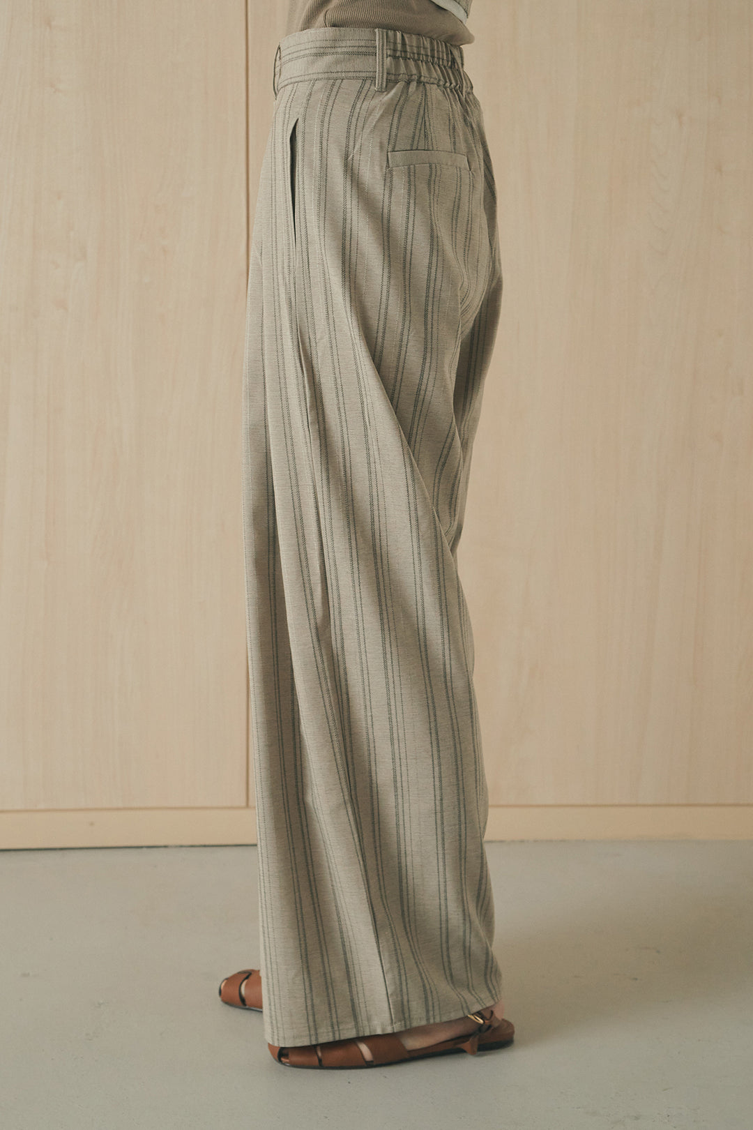 [SET]リネンライクテーラードハーフスリーブジャケット+リネンストライプタックワイドパンツ+リネンストライプレイヤードキャミ(3set)