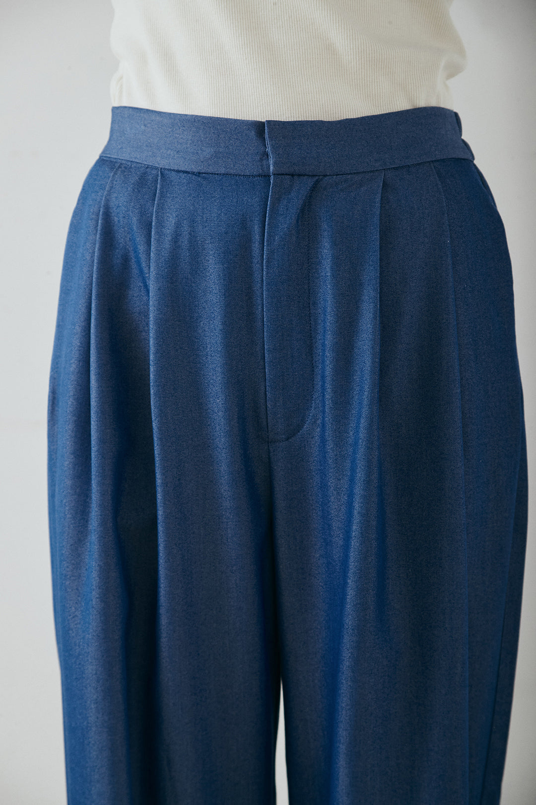 デニムライクツイルタックパンツ