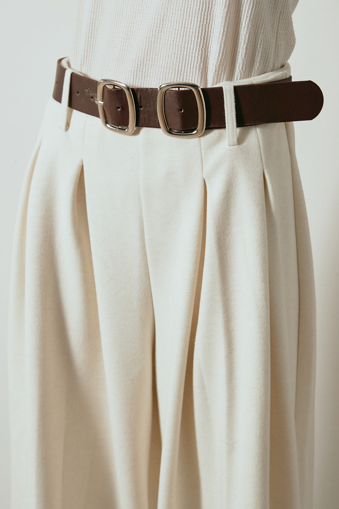 [SET]ビッグカラーケーブル編みニットトップス+フェイクレザー太ベルト付きタックワイドパンツ(2set)