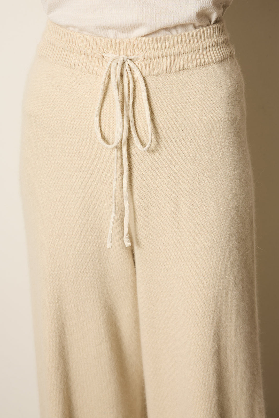 ウエストゴムリラックスニットパンツ