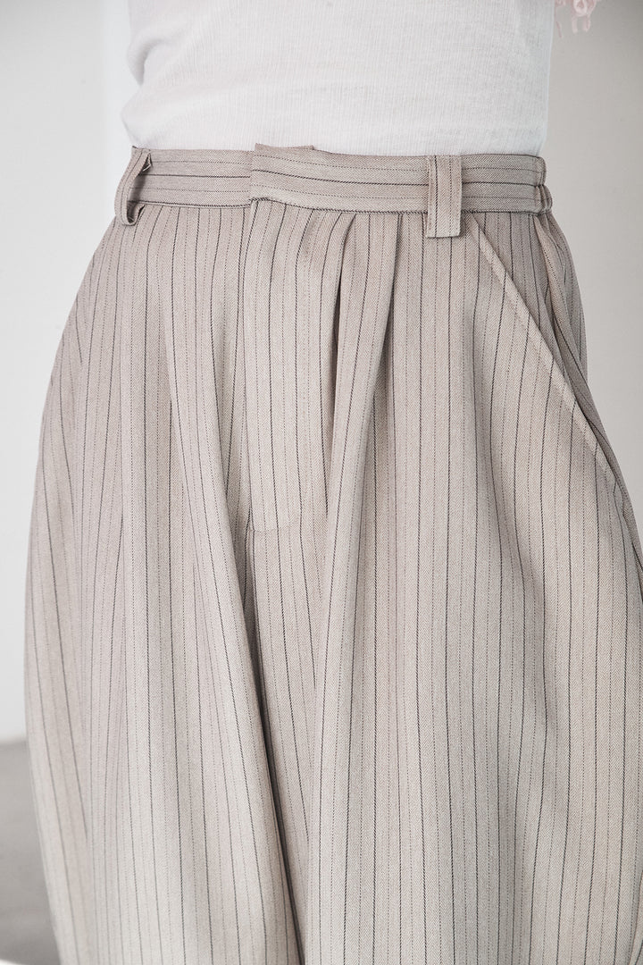 [SET]ビッグロゴHRU袖ボリュームトップス+ヘリンボーンストライプツータックパンツ(2set)