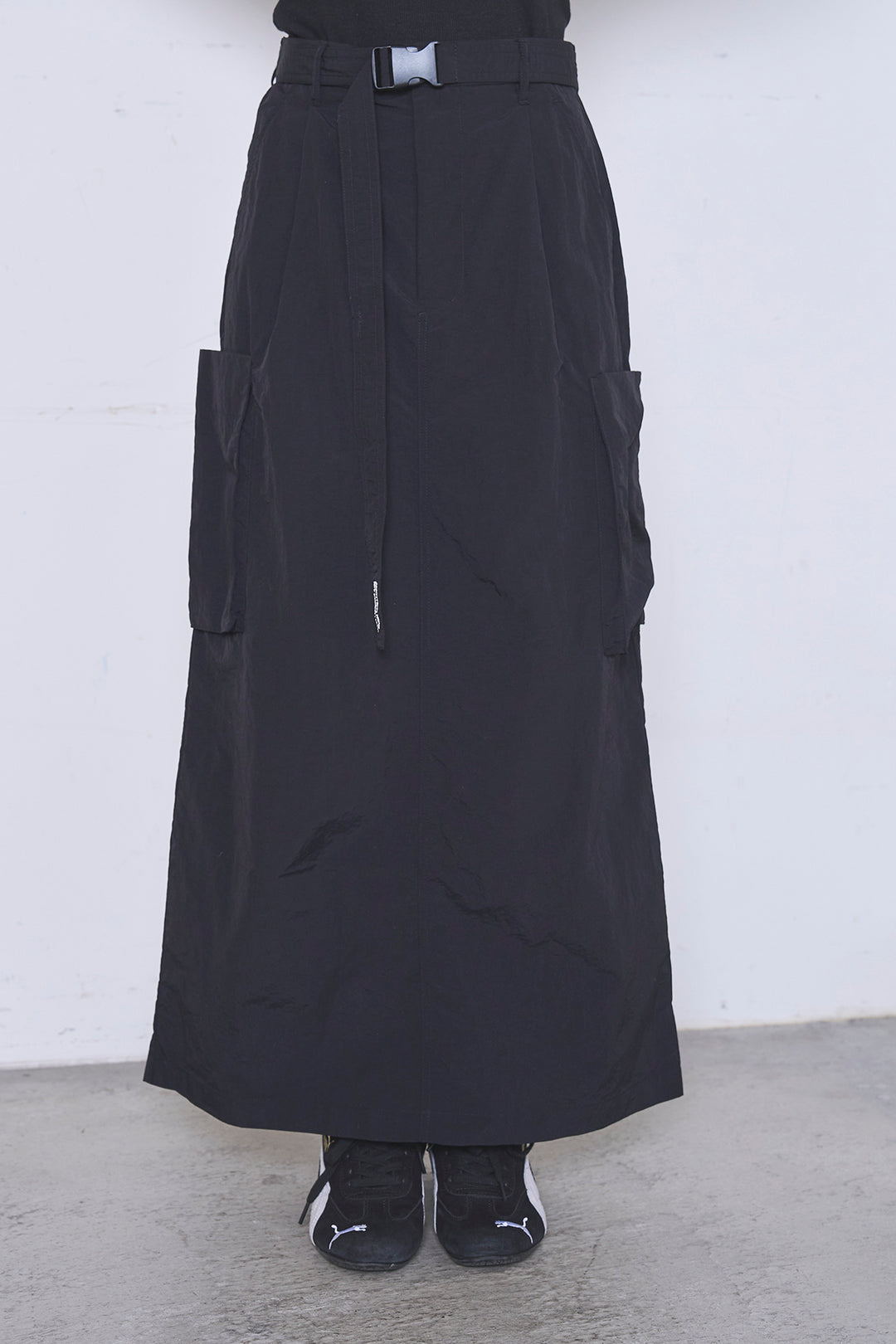 [SET]リサイクルポリニュアンス釦カーデ+撥水加工ナイロンスカート(2set)