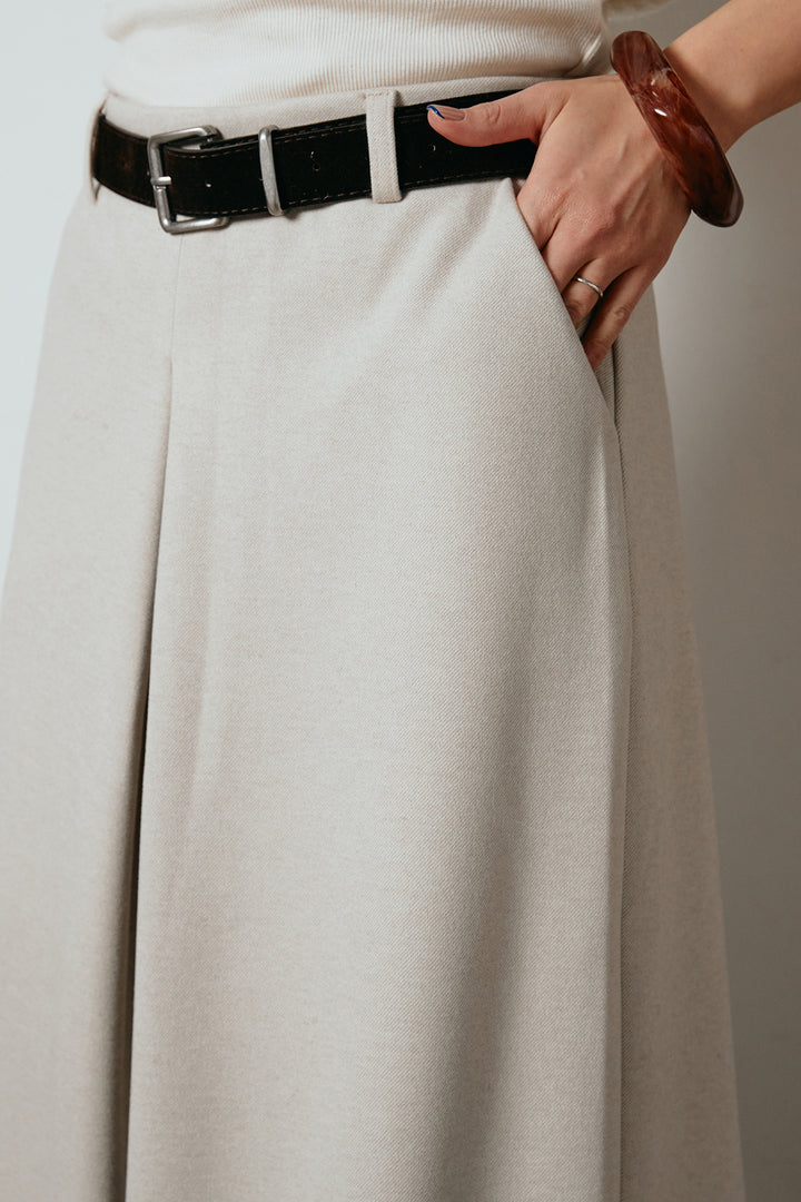 ベルト付きフロントタックデザインパンツ