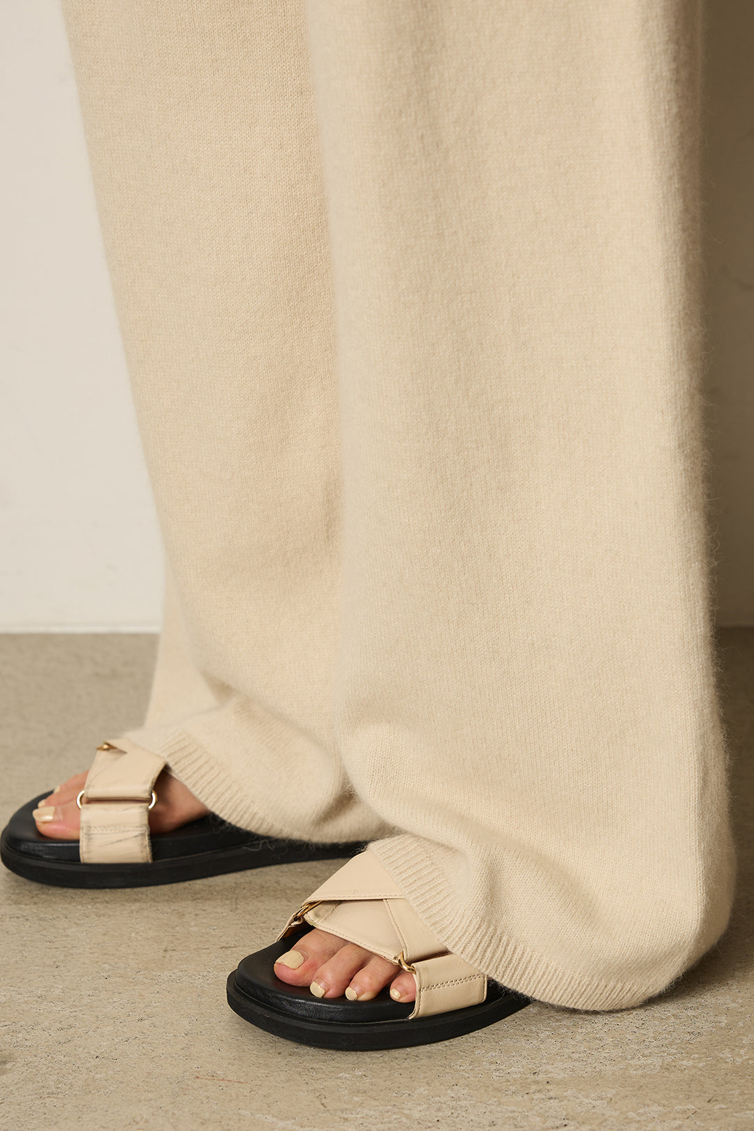 ウエストゴムリラックスニットパンツ