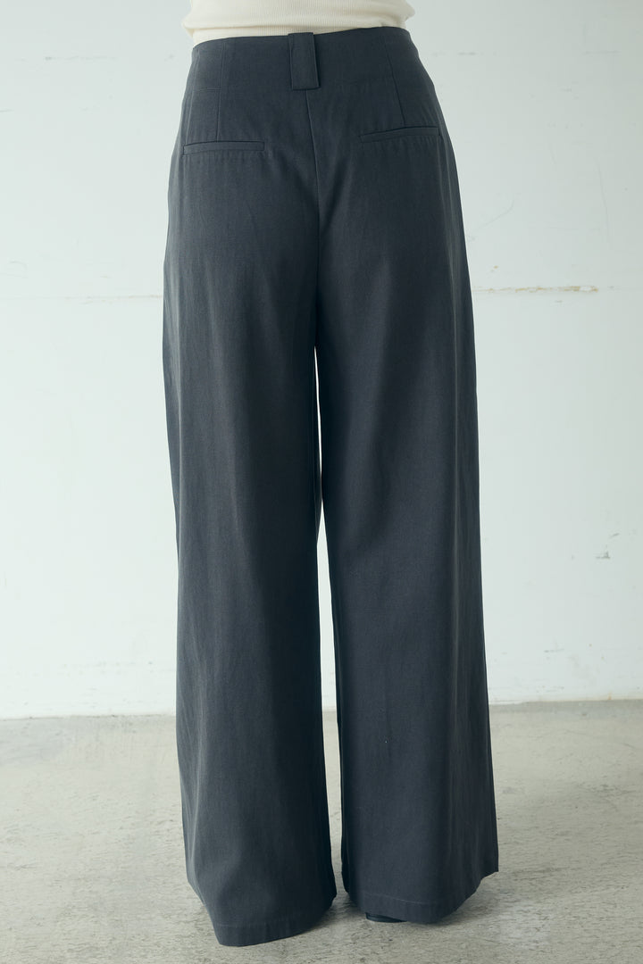 サイド調整ベルトタックパンツ