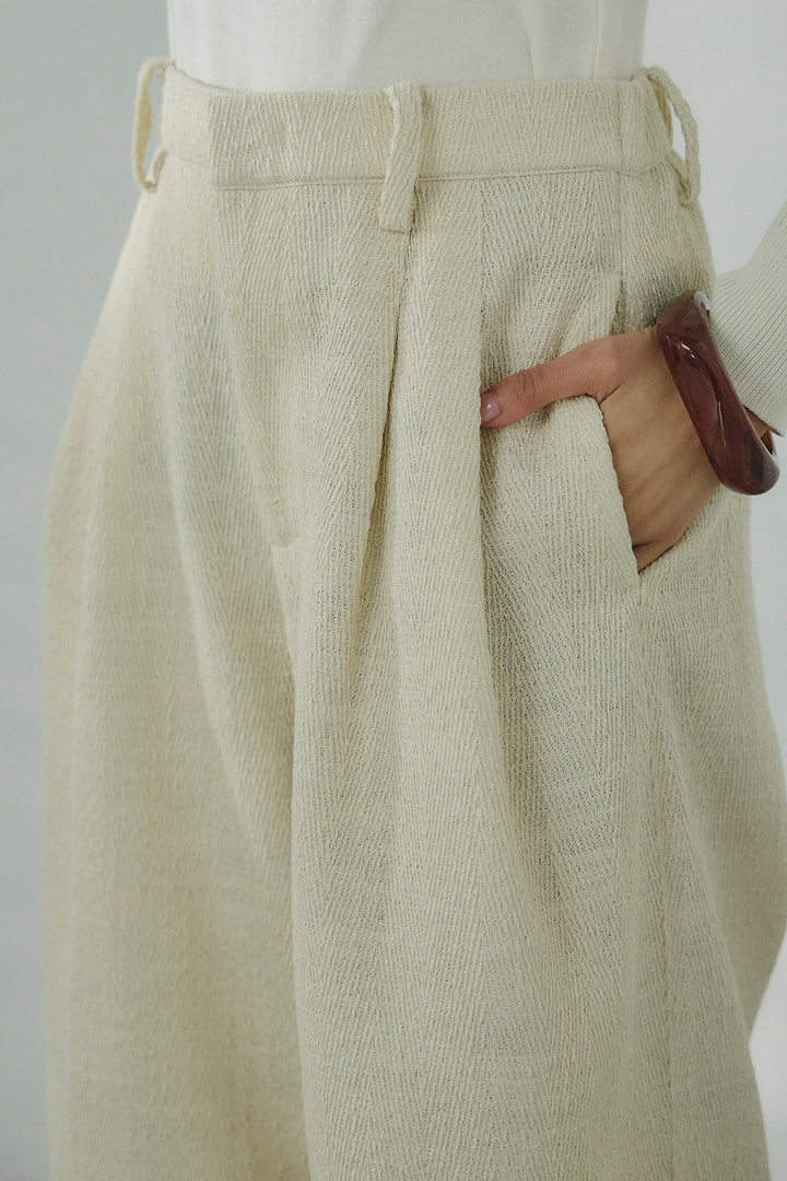 デニムライクヘリンボーンタックパンツ