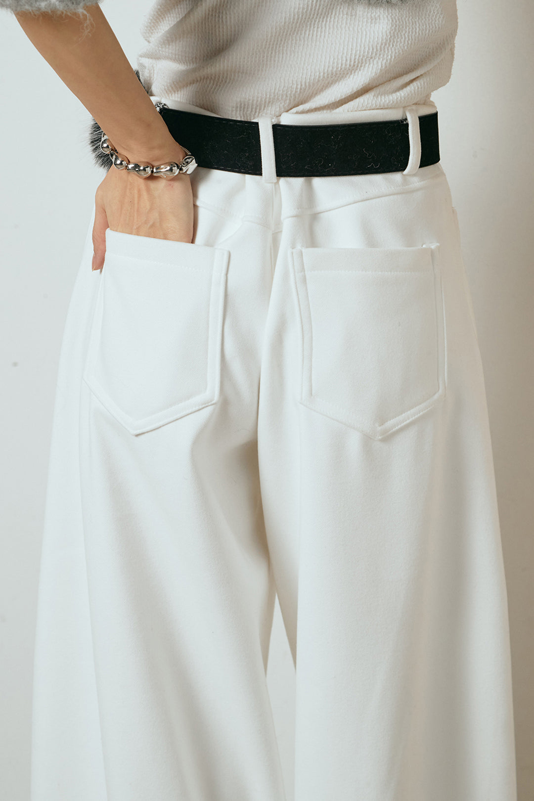 ファーベルト付きワイドパンツ