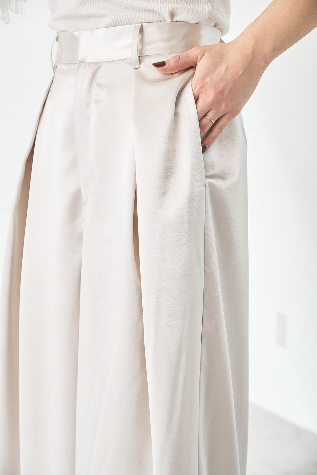 [SET]ケーブルVニットセーター+サテンタックワイドパンツ(2set)