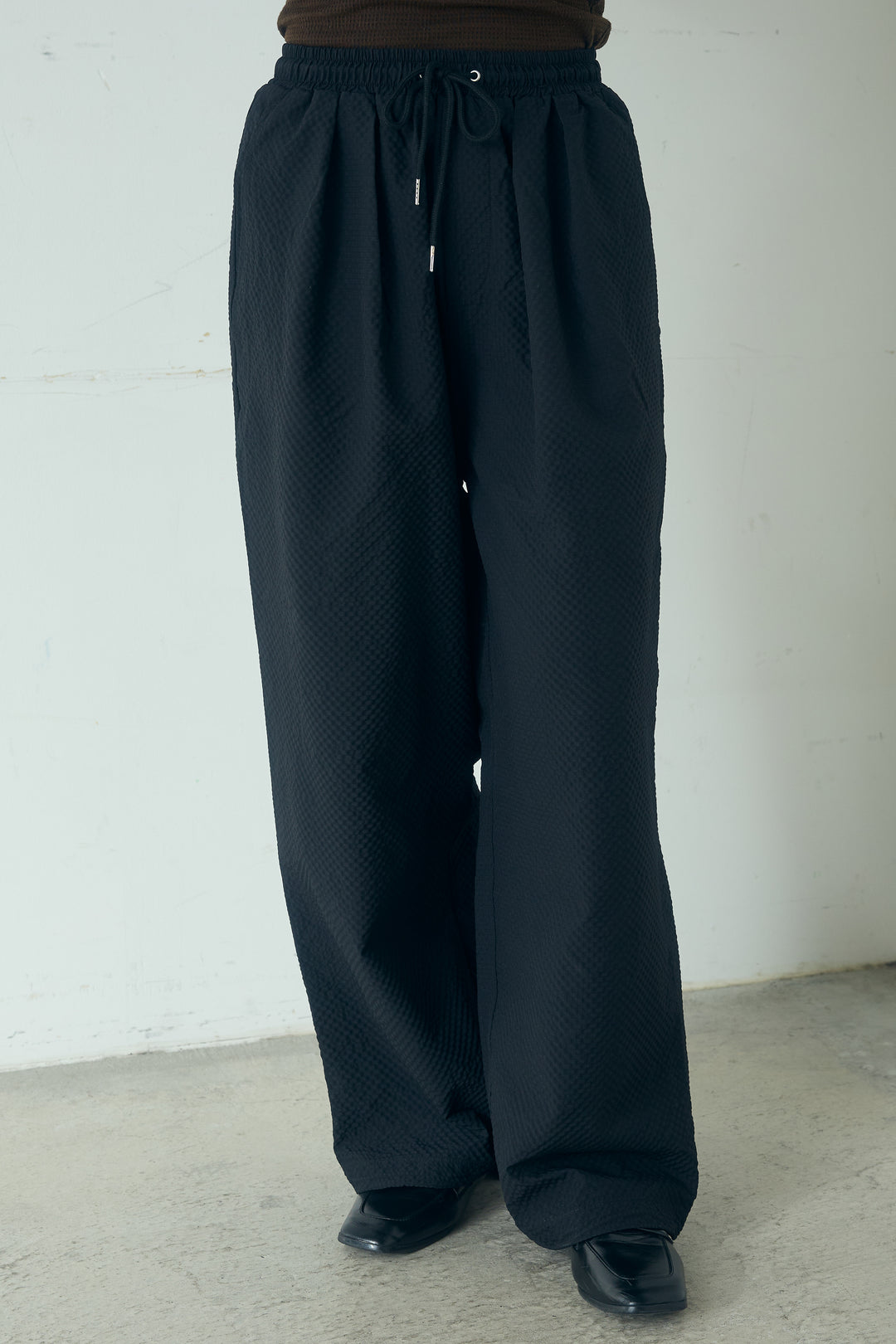 [SET]メッシュ編みビスチェセットVネックプルオーバー+カラーデニムタックカーブパンツ(2set)