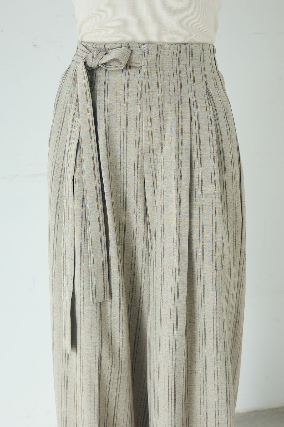 リネンライクピンストライプサイドデザインパンツ