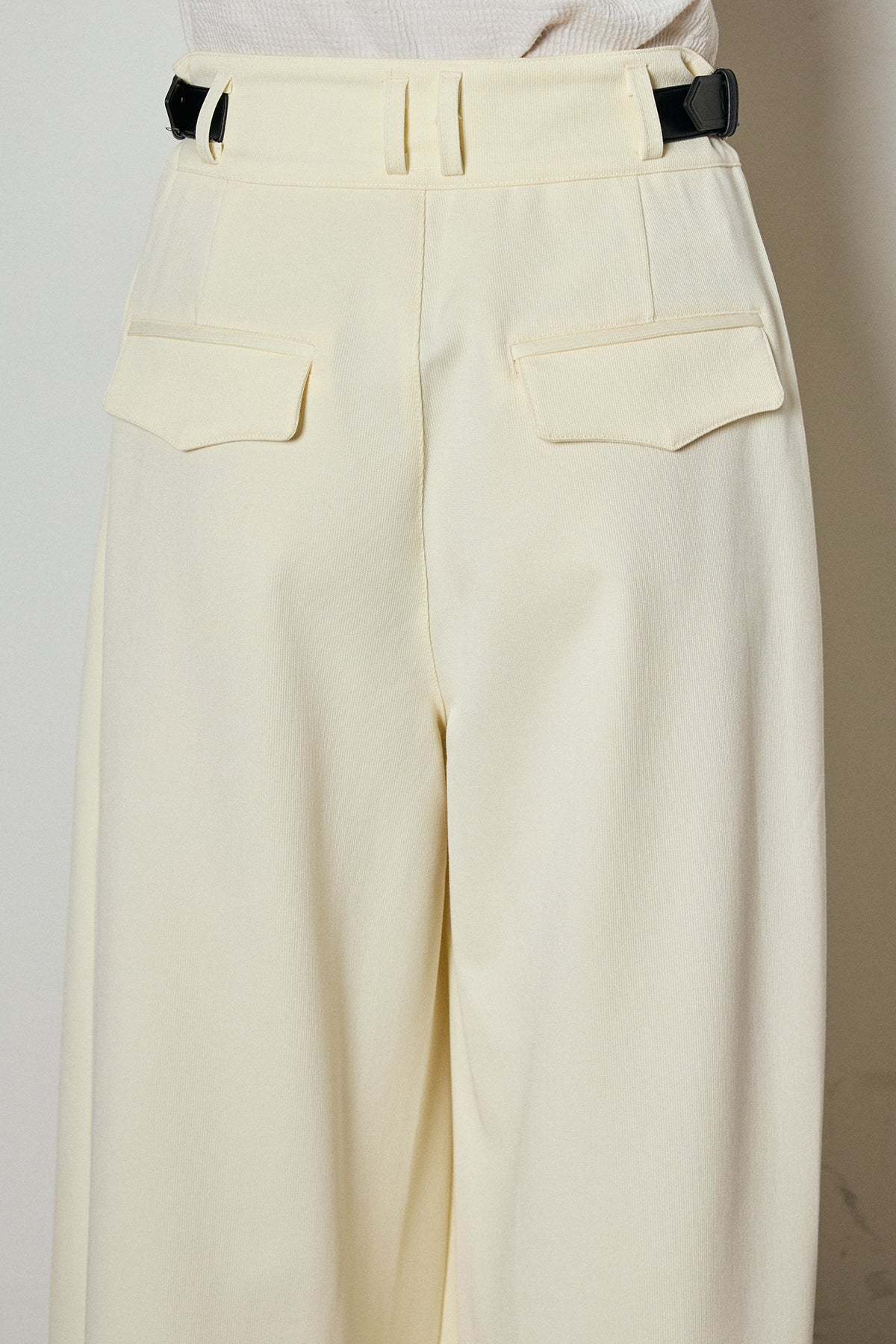 ebure 23SS ベルト付き タックワイドパンツ ebure 23SS ベルト付き タックワイドパンツ