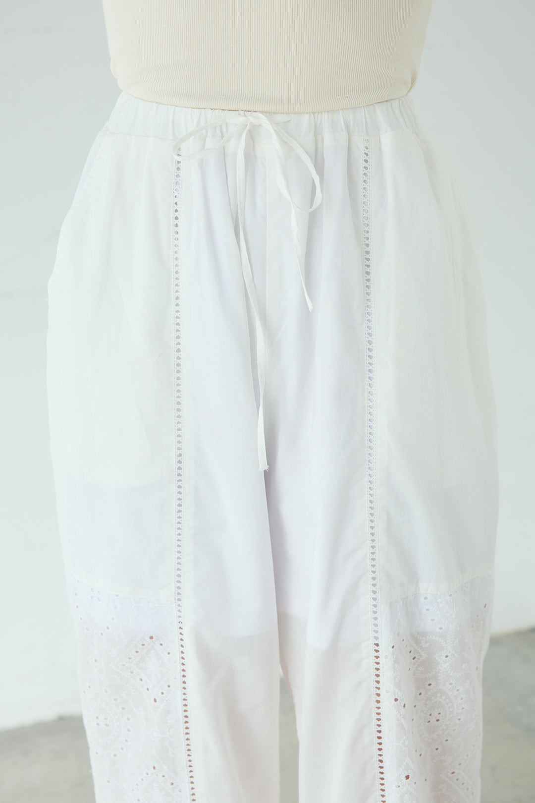 ローンレースイージーパンツ