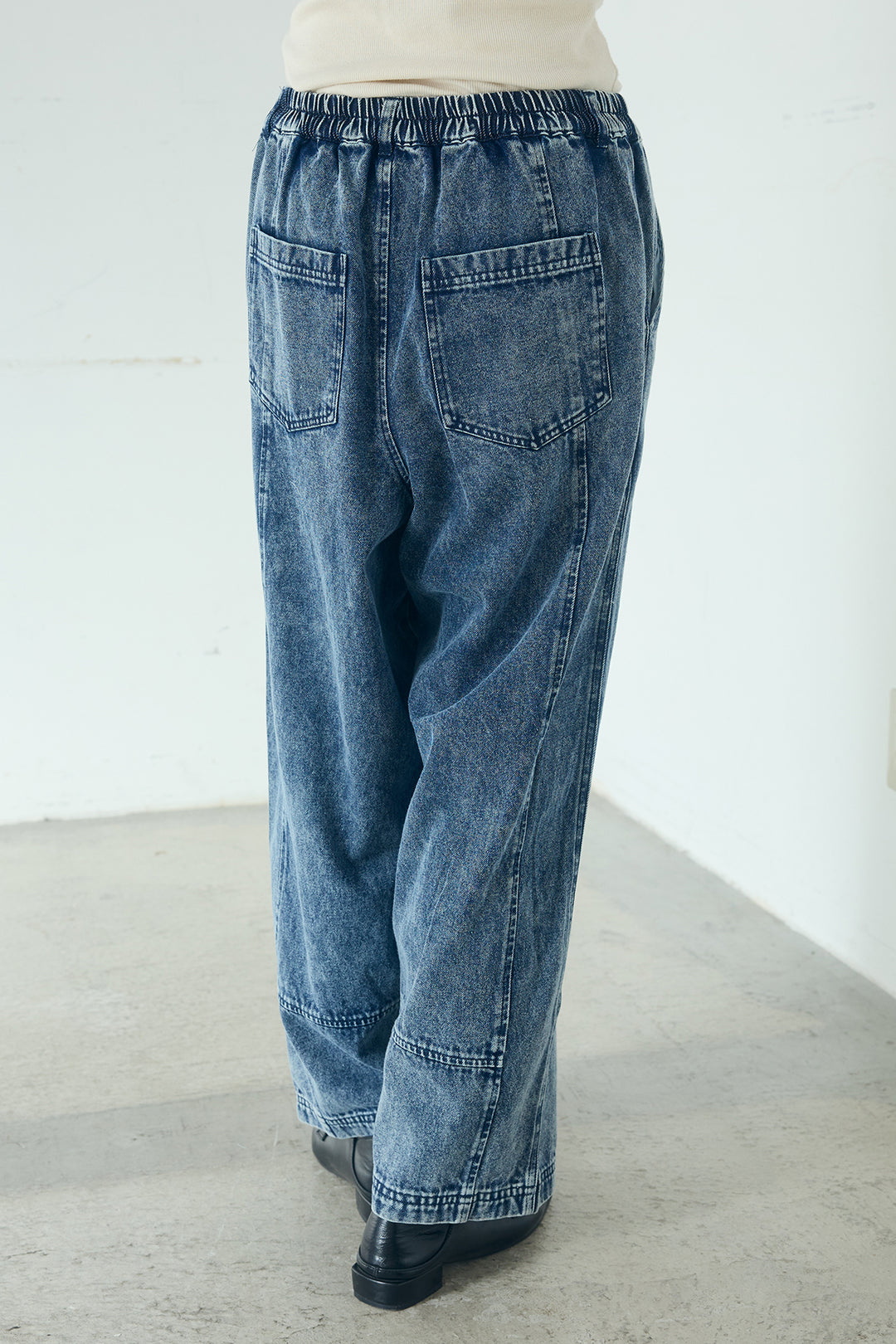 カラーデニムケミカル加工コクーンパンツ