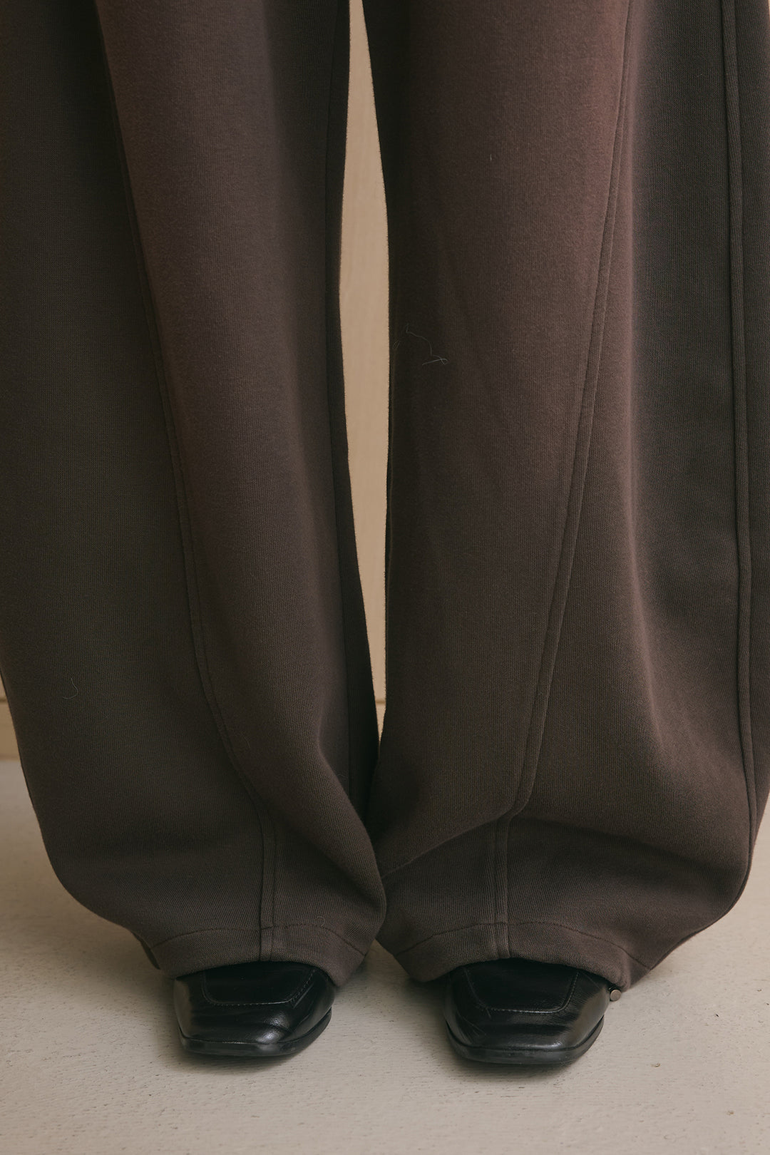 ナポレオンディテールカーブパンツ