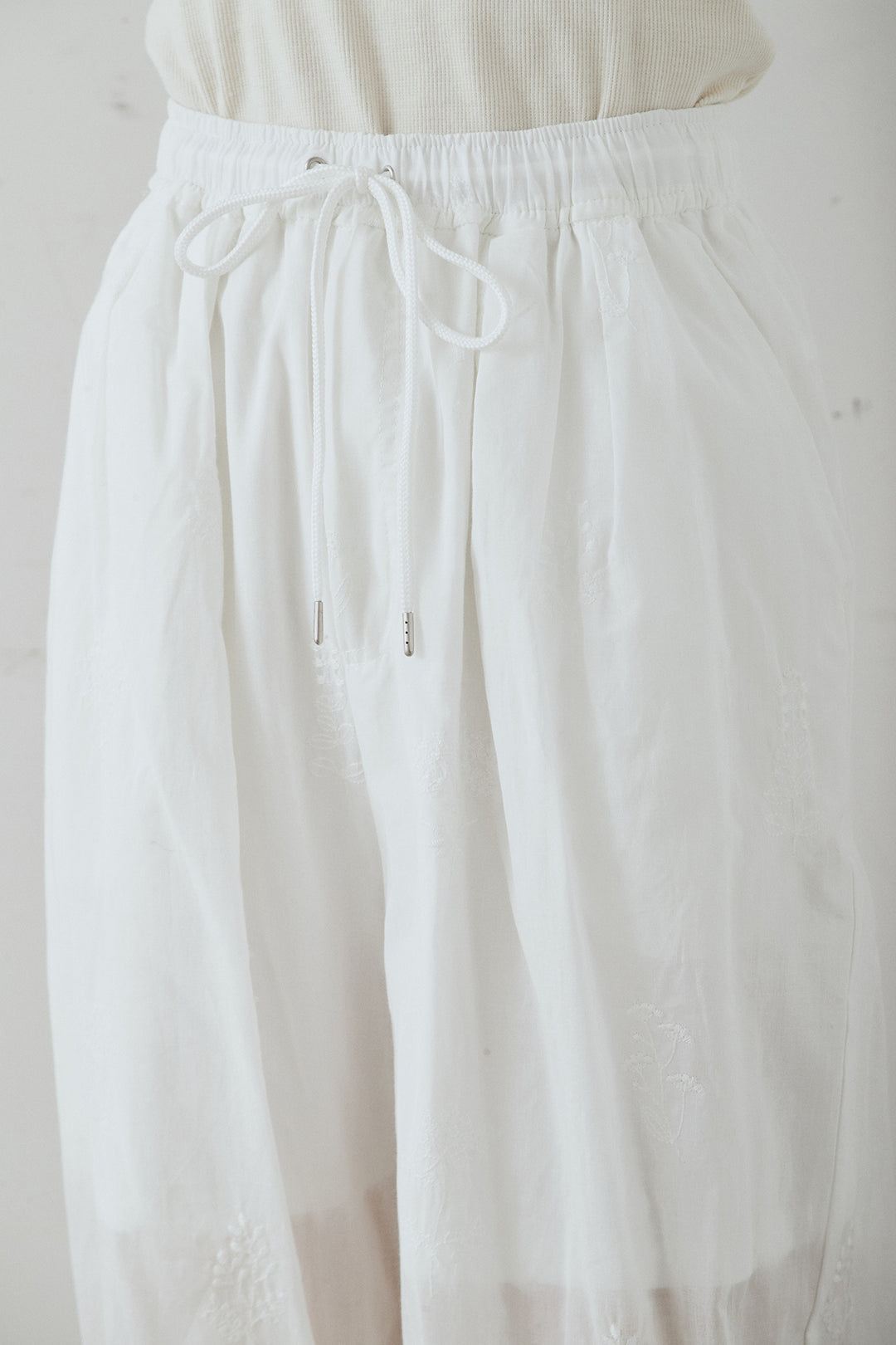 刺繍ローンタックイージーパンツ