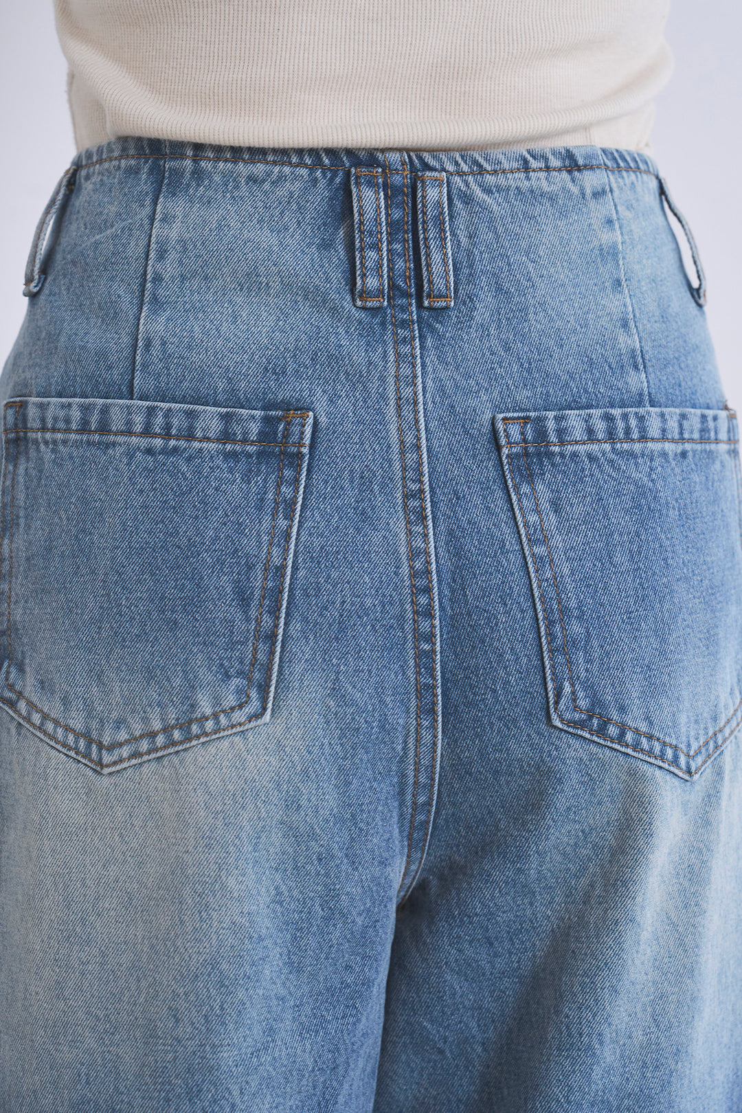 ベルトループワイドタックデニムパンツ