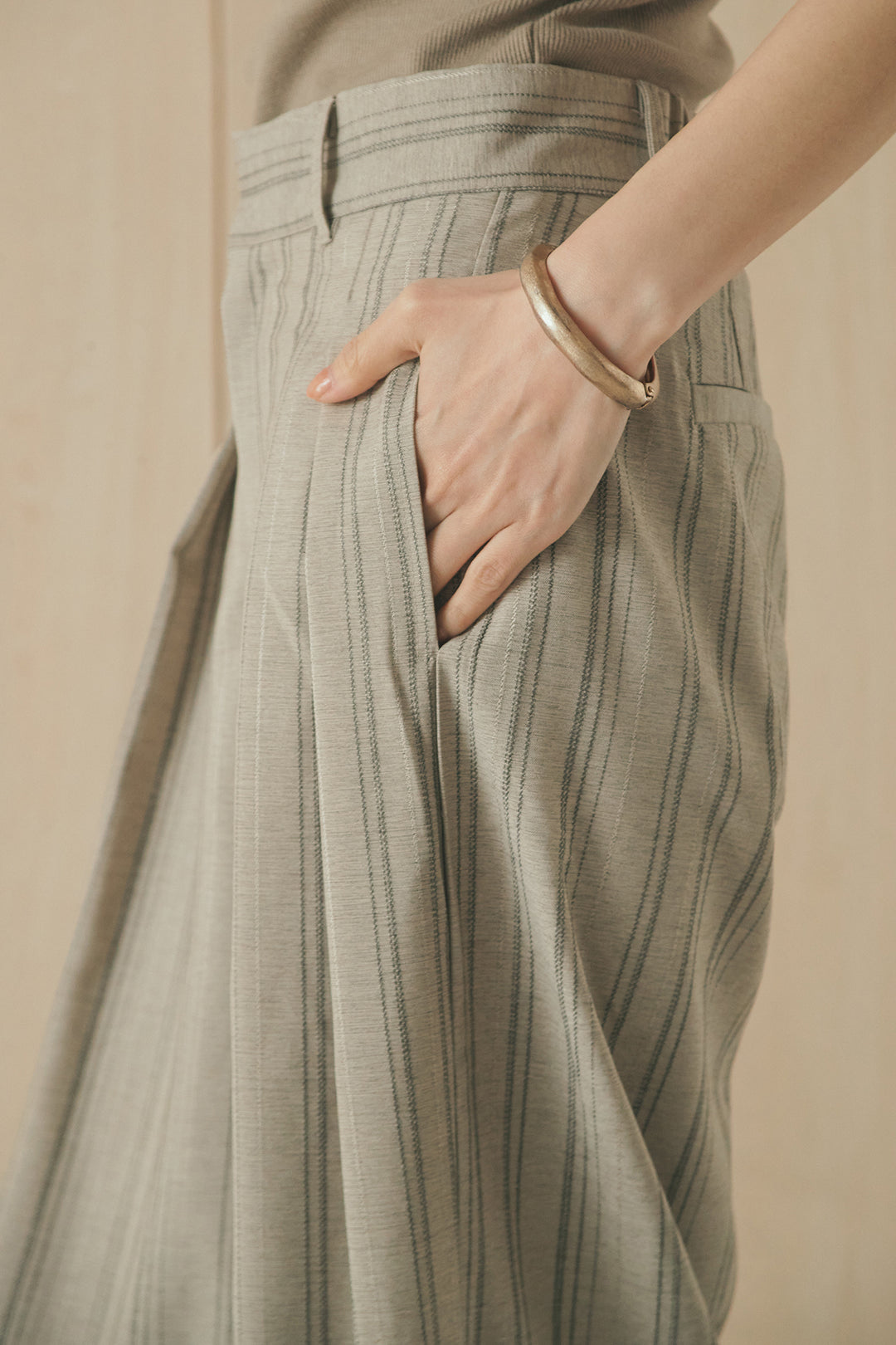 [SET]リネンライクテーラードハーフスリーブジャケット+リネンストライプタックワイドパンツ+リネンストライプレイヤードキャミ(3set)