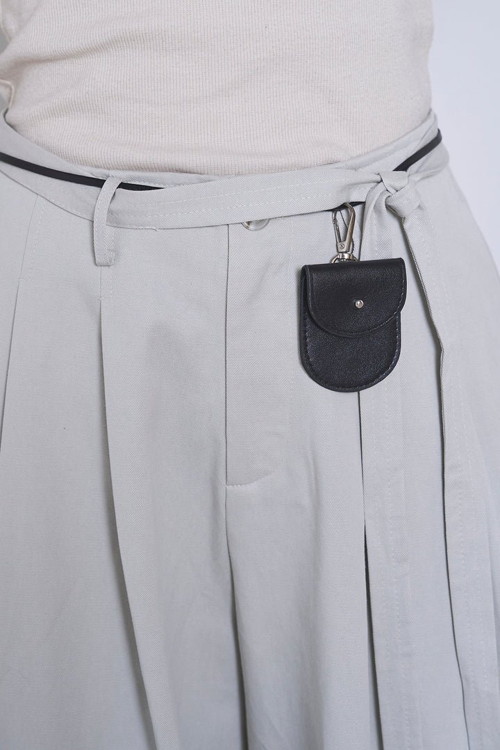 紐ベルト付きカーブワイドパンツ