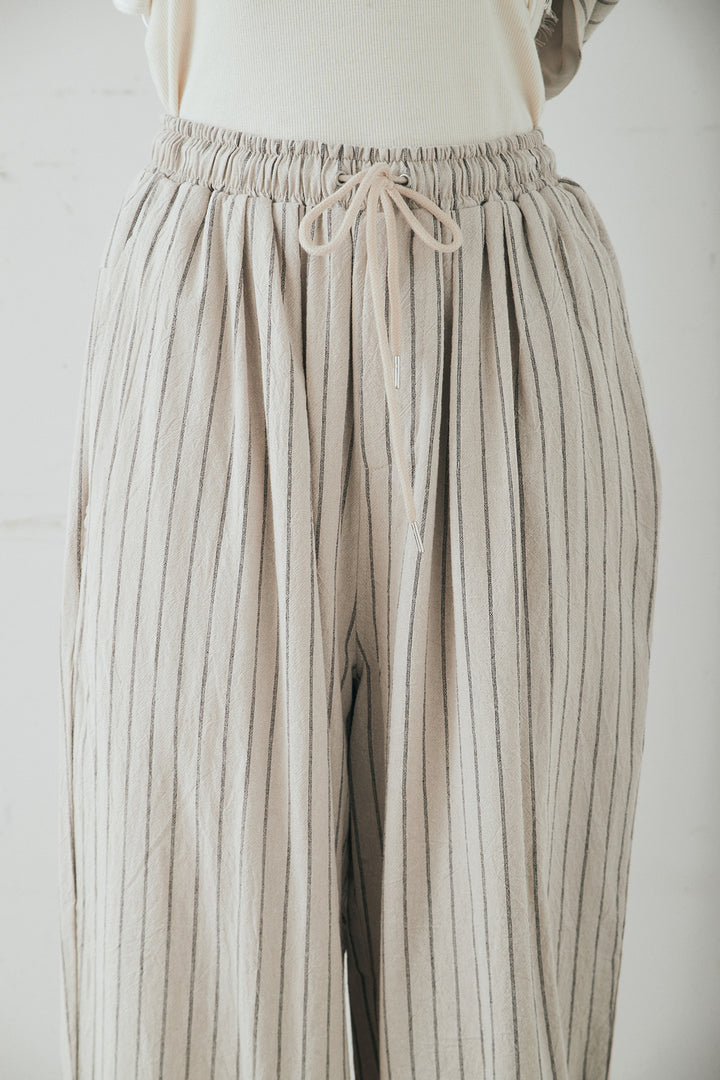 [SET]リネンライクストライプテーラードジャケット+リネンライクストライプタックイージーパンツ+サテンレースアシメキャミ(3set)