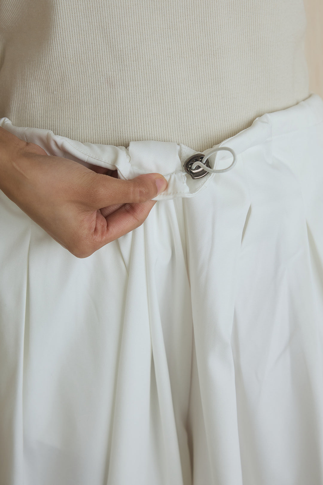 裾絞りワイドパンツ