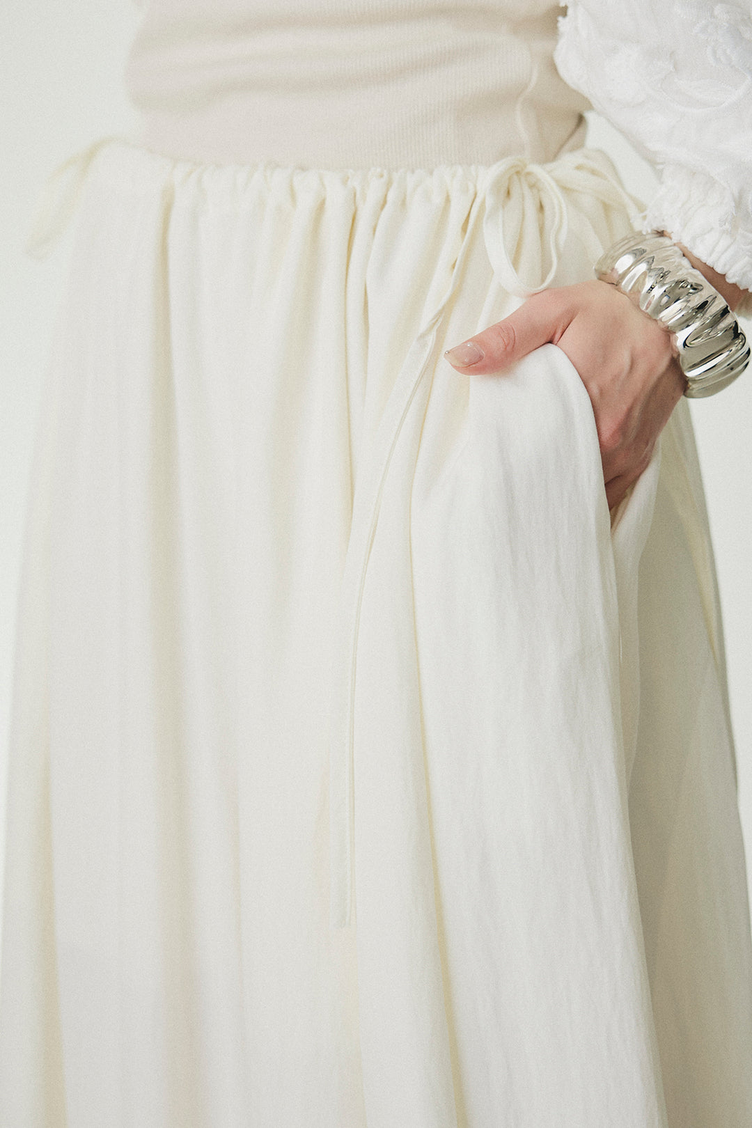 ウエスト絞りワイドパンツ