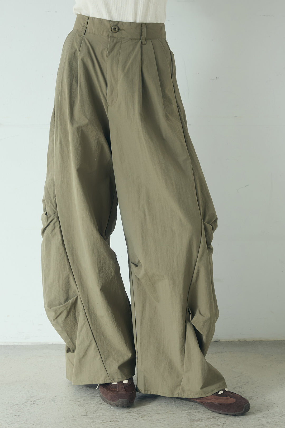 [SET]フリルボタンブラウス+ドライタフタタックバレルパンツ(2set)