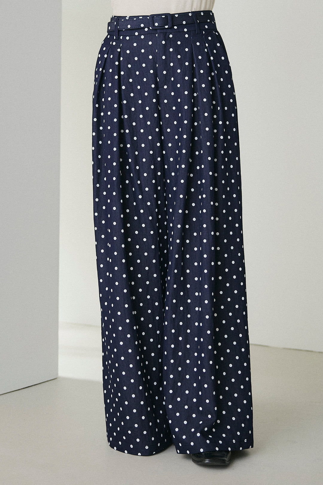 [SET]配色ステッチシアーシャツ+ベルト付きドット柄ワイドパンツ(2set)